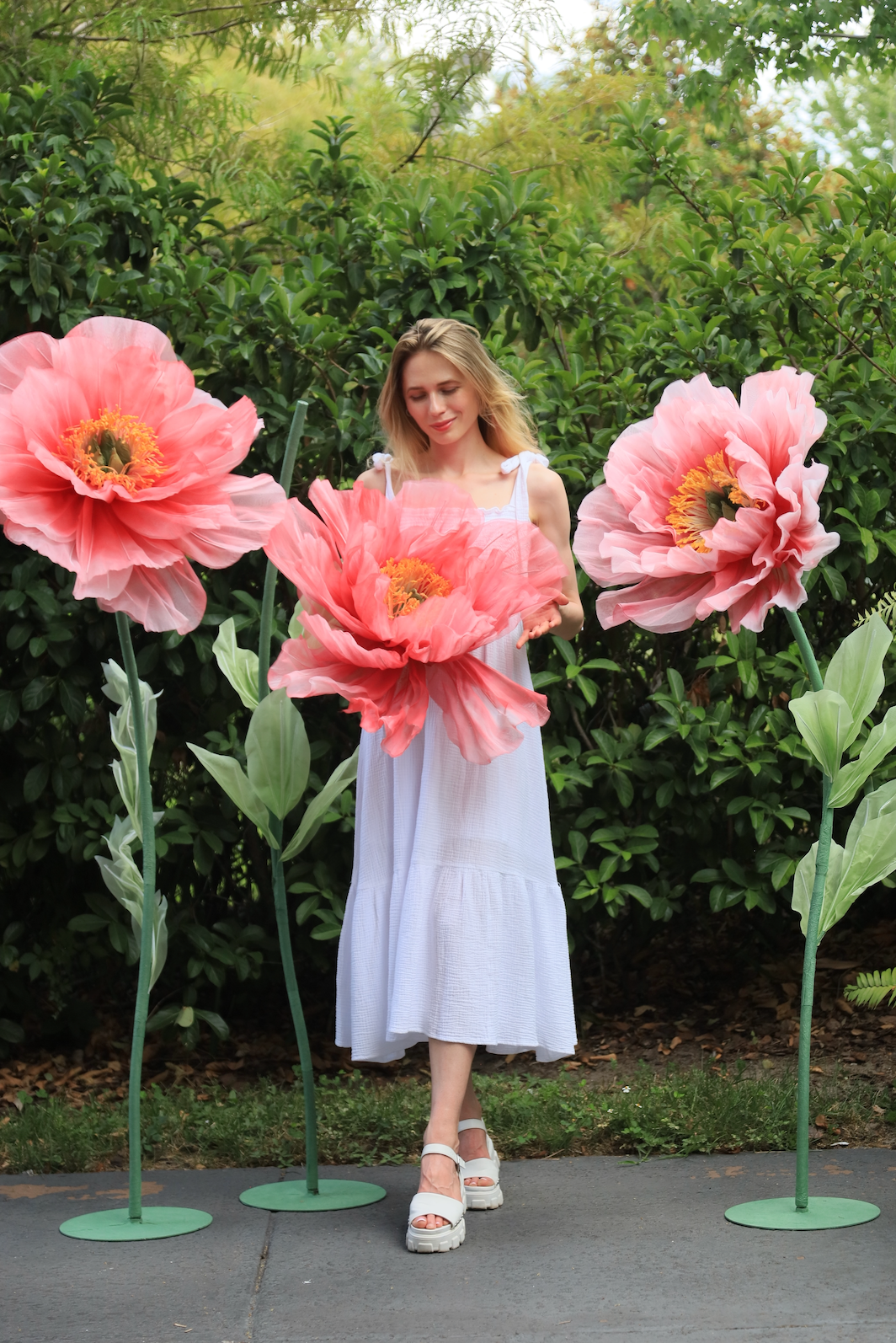Freestanding giant flowers for sale