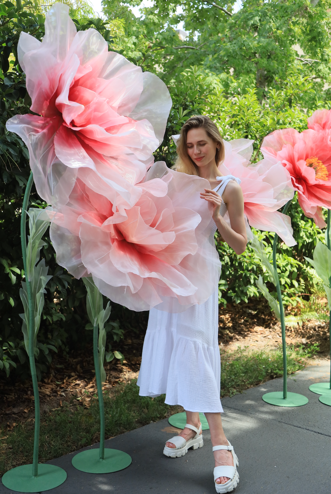 giant flowers decor for sale