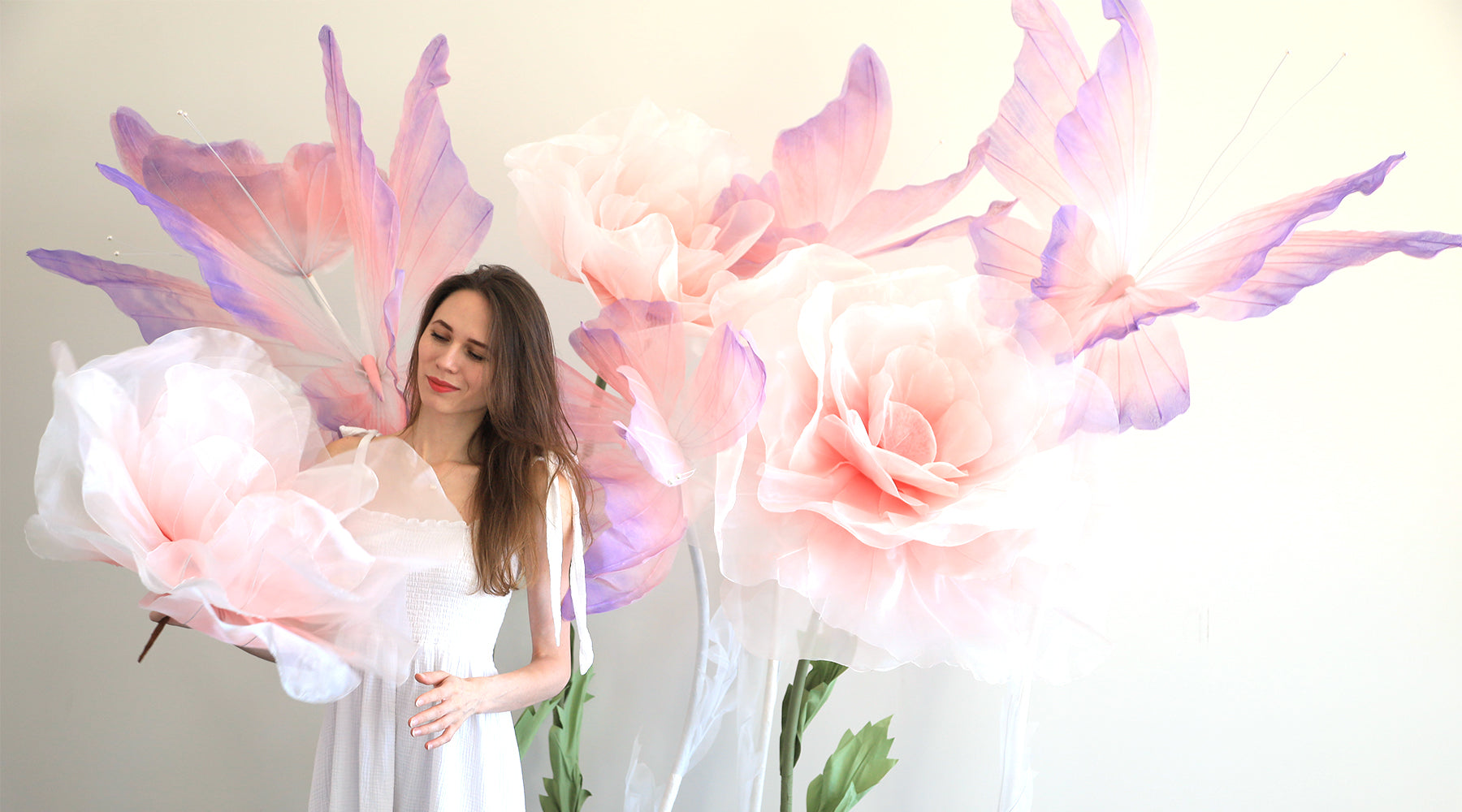 fast installation set for event decor, giant Flowers with Giant Butterflies on bendable stems