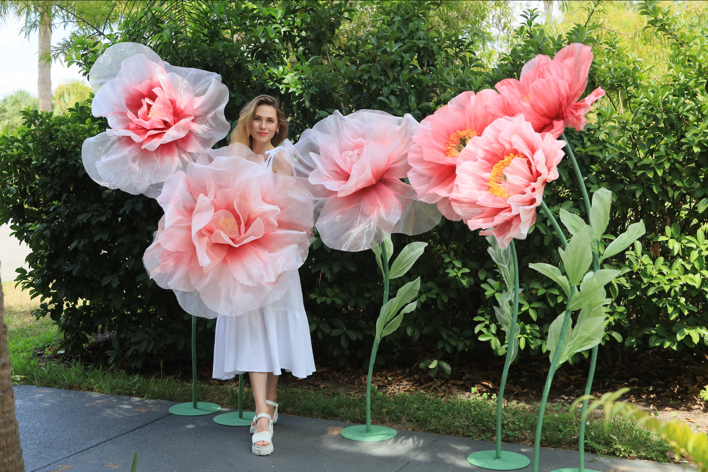 Free standing giant flowers decor for events