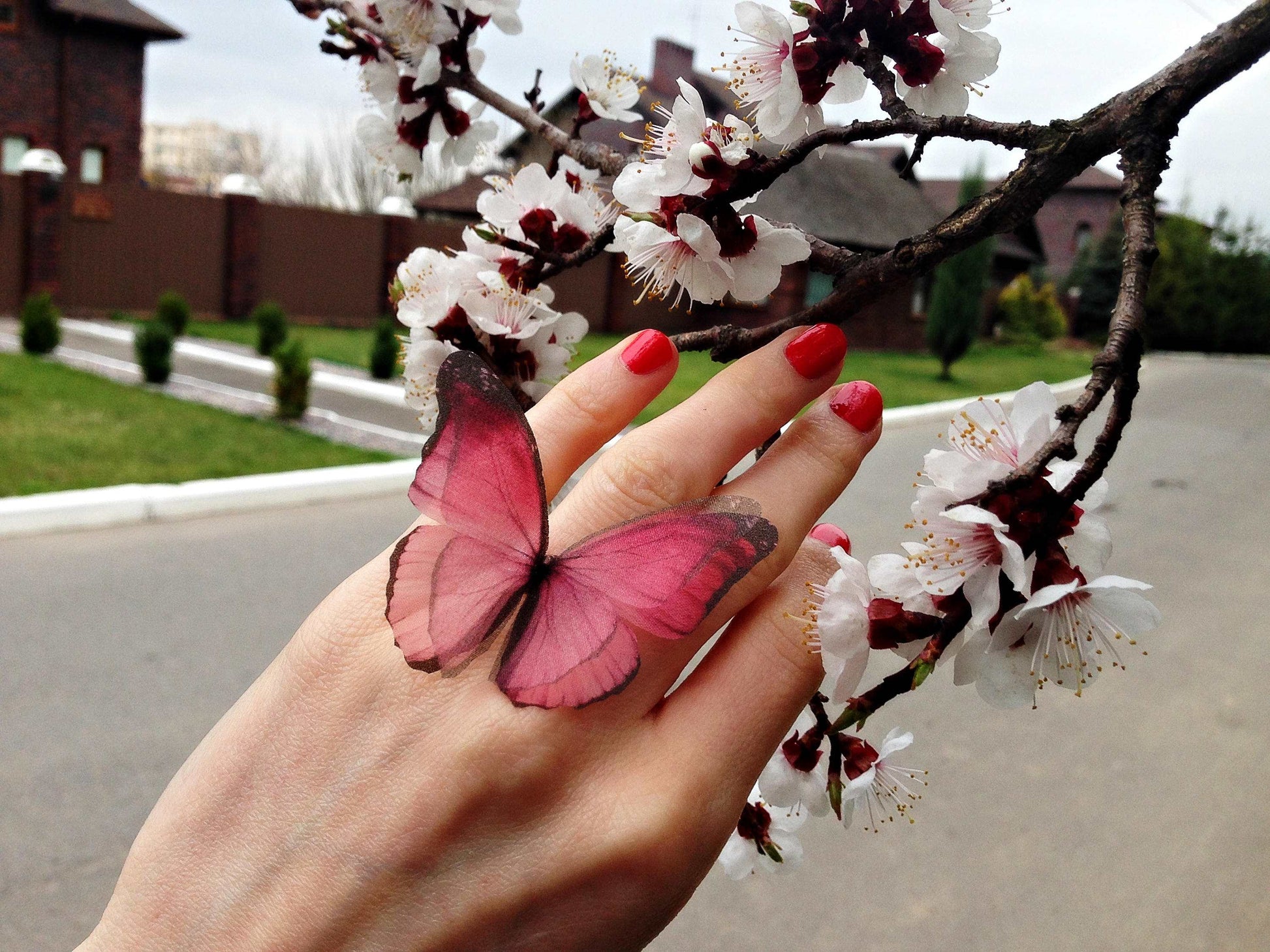 Handcrafted Viva Magenta Butterfly Ring with Fluttering Effect