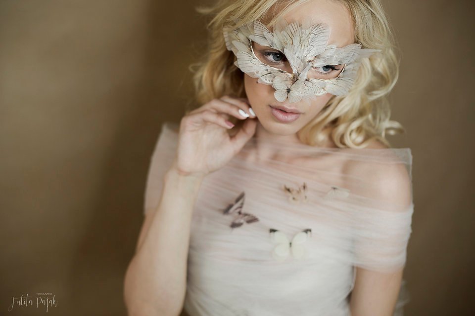 Pure White Mask of Butterflies and Dragonflies - Silk Butterflies