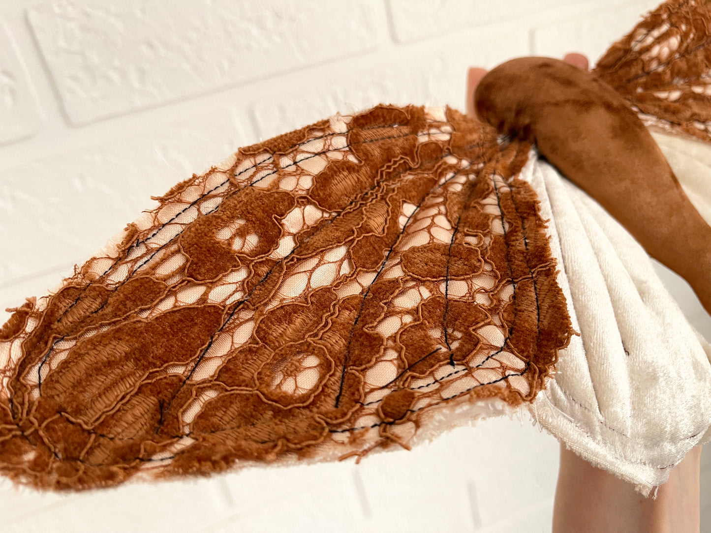 Polilla de escultura suave textil para decoración del hogar 